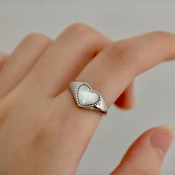 Adjustable Ring - Mother of Pearl