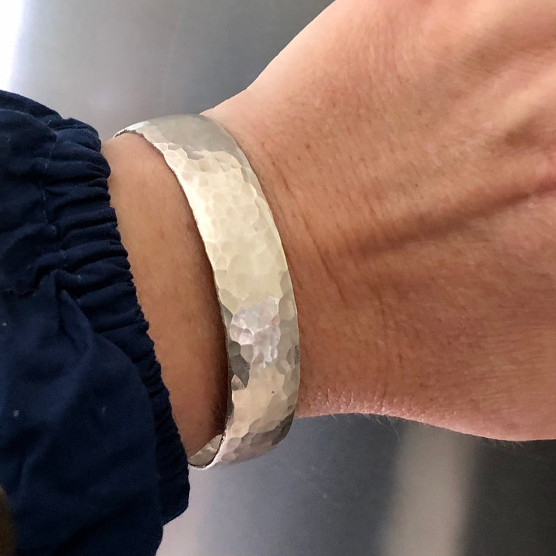 Hammered cuff 2025